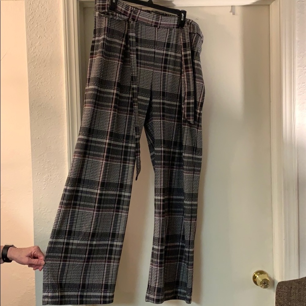 Wide leg pants.  Black Maroon white